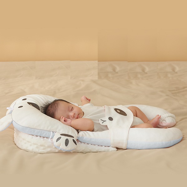 Trẻ sơ sinh nằm gối chống trào ngược bao lâu