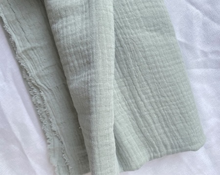 Muslin là gì? Ưu điểm, nhược điểm và ứng dụng của vải Muslin