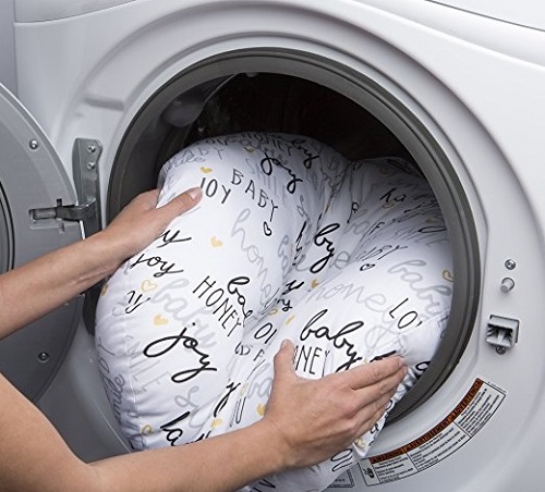 Cách giặt vệ sinh gối chống trào ngược