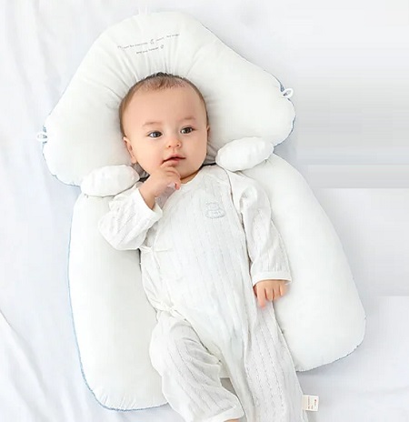 Gối chống bẹp đầu chữ U là gì? Có nên dùng cho trẻ sơ sinh không?