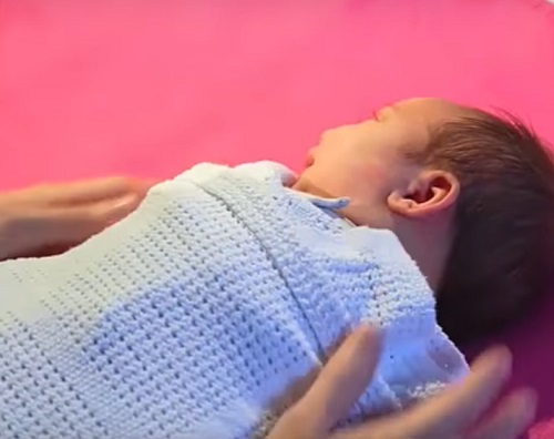 Chăn lưới cho bé loại nào tốt