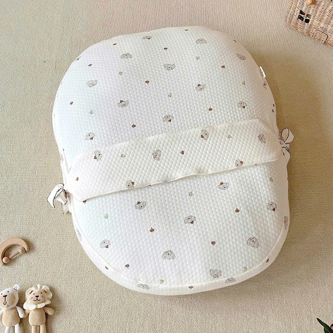 GỐI CHỐNG TRÀO NGƯỢC MOCHEE CÓ ĐAI VẢI LỤA COTTON