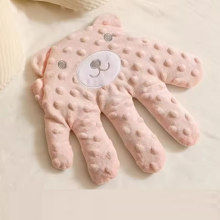 GỐI BÀN TAY GẤU RU NGỦ