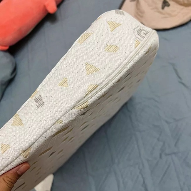 GỐI CHỐNG TRÀO NGƯỢC TAM GIÁC EMOON