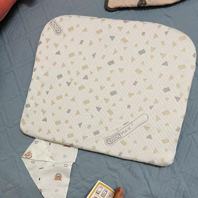 GỐI CHỐNG TRÀO NGƯỢC TAM GIÁC EMOON