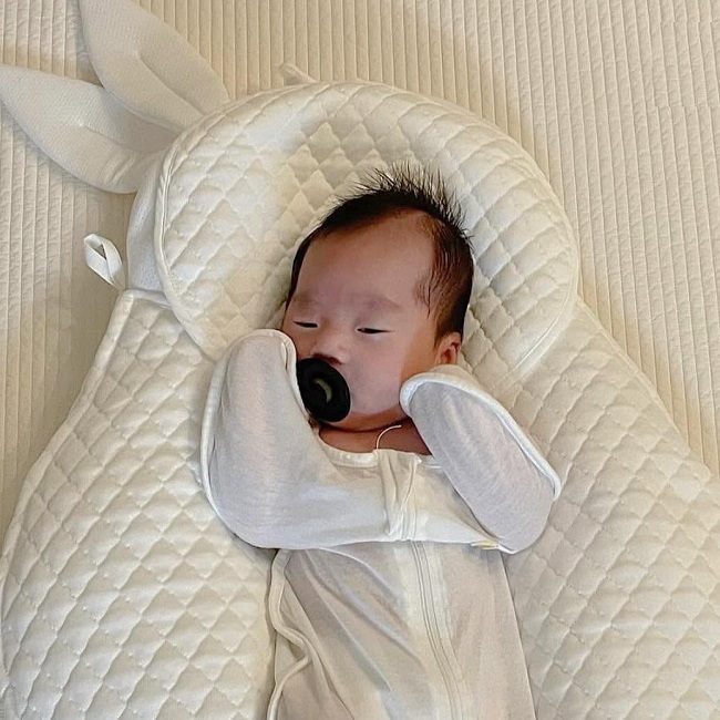 MIẾNG LÓT ĐẦU GỐI THỎ RARAS CHO BÉ