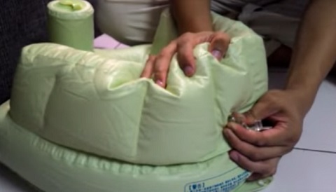 cach-gap-gon-ghe-hoi-tap-ngoi-cho-be-richell