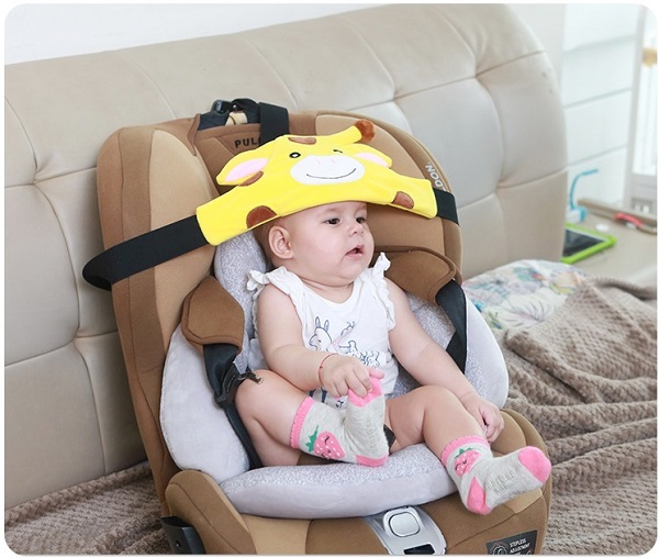 dai-giu-dau-cho-be-tren-o-to-1075-8