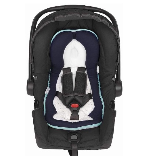 dem-lot-ghe-ngoi-o-to-cho-tre-so-sinh-chi-tiet-h3