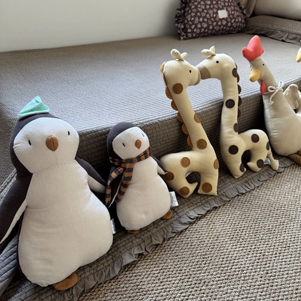 gau-om-thu-bong-cho-be-so-sinh-h7