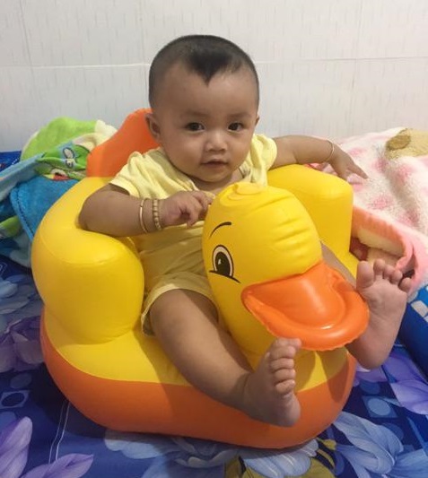 ghe-hoi-tap-ngoi-cho-be-gia-bao-nhieu