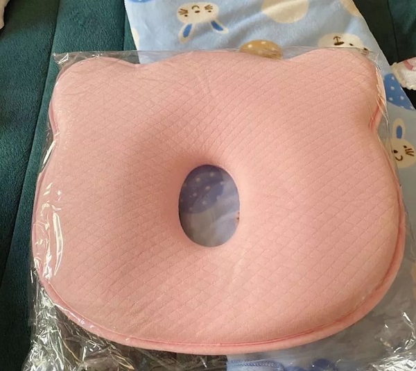 goi-chong-bep-dau-cao-su-non-hinh-gau-mau-cam