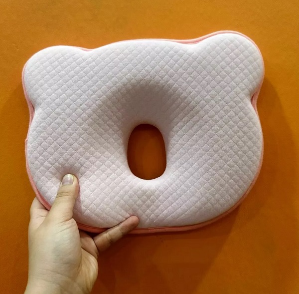 goi-chong-bep-dau-cao-su-non-hinh-gau-mau-hong