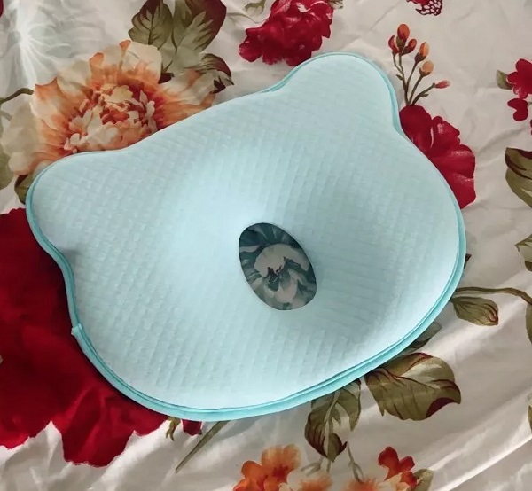 goi-chong-bep-dau-cao-su-non-hinh-gau-mau-xanh