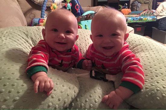 goi-chong-trao-nguoc-cho-be-sinh-doi-chi-tiet