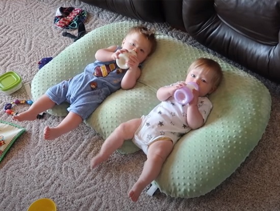 goi-chong-trao-nguoc-cho-be-sinh-doi-chi-tiet