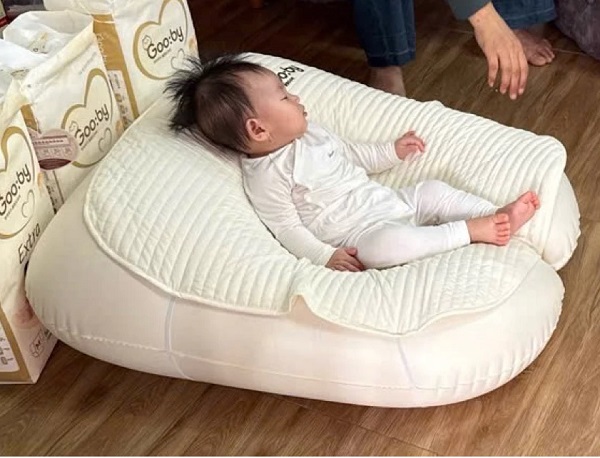 goi-chong-trao-nguoc-cho-tre-so-sinh-h8