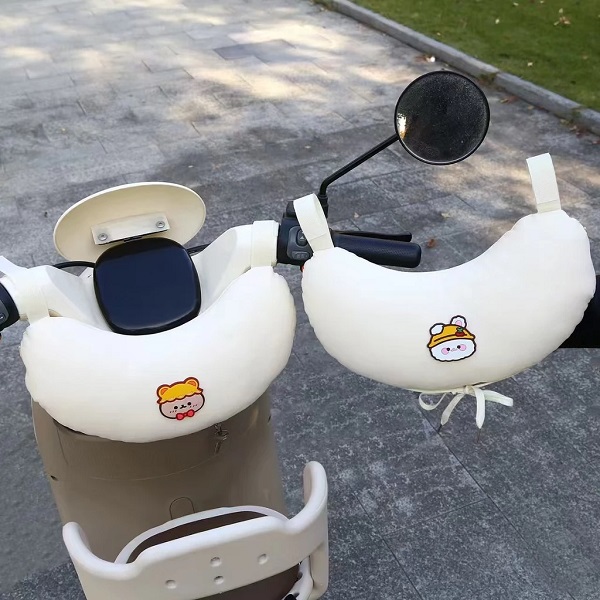 goi-chong-va-dap-di-xe-may-cho-tre-em-h8