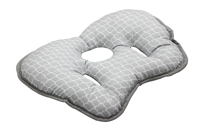 goi-giu-cho-be-tren-ghe-xe-o-to-8