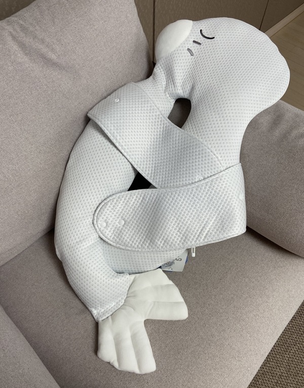 goi-om-cho-be-nam-nghieng-emong-h9