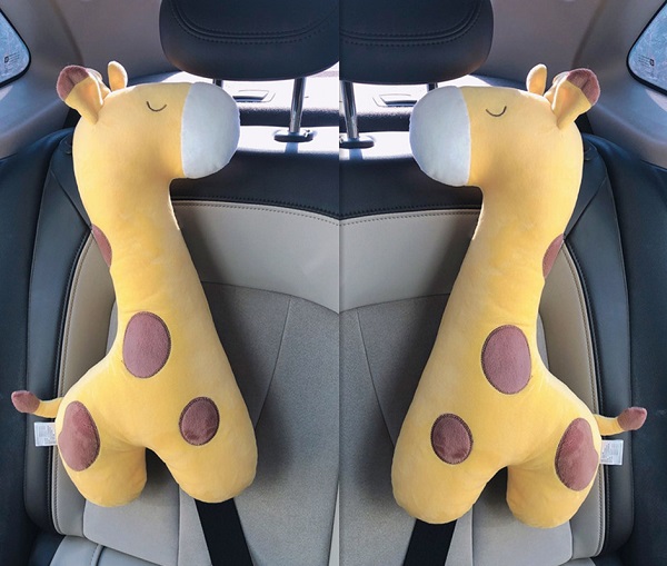 goi-om-di-xe-o-to-hinh-thu-cho-be-1079-5