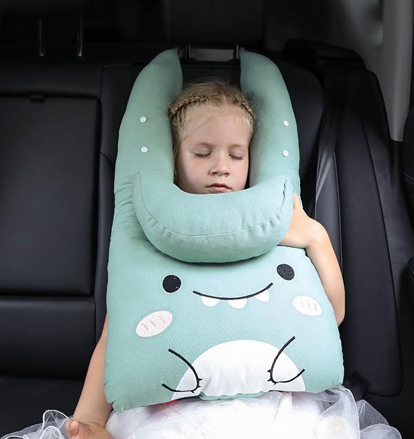 goi-om-tren-o-to-cho-be-go-1078-11