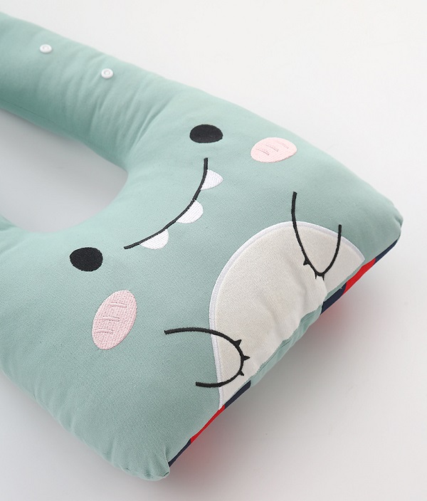 goi-om-tren-o-to-cho-be-go-1078-3