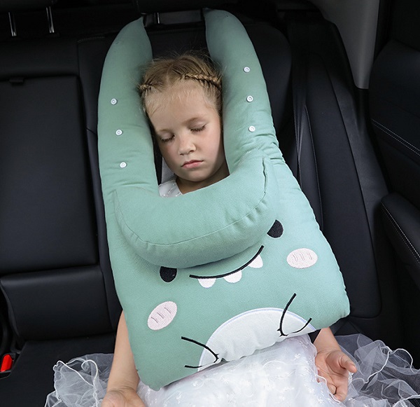 goi-om-tren-o-to-cho-be-go-1078-7