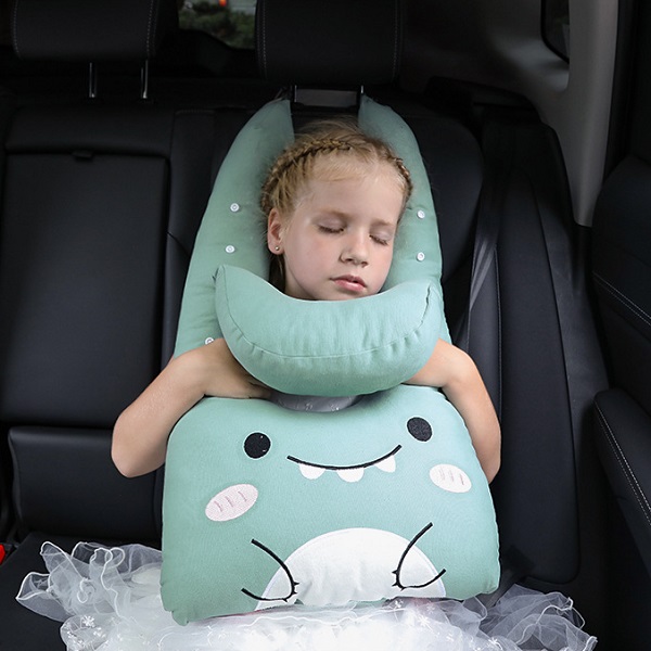 goi-om-tren-o-to-cho-be-go-1078-8