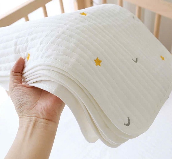 goi-phang-chan-bong-cho-be-so-sinh-h10