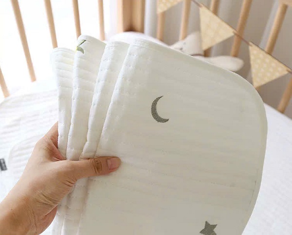 goi-phang-chan-bong-cho-be-so-sinh-h11