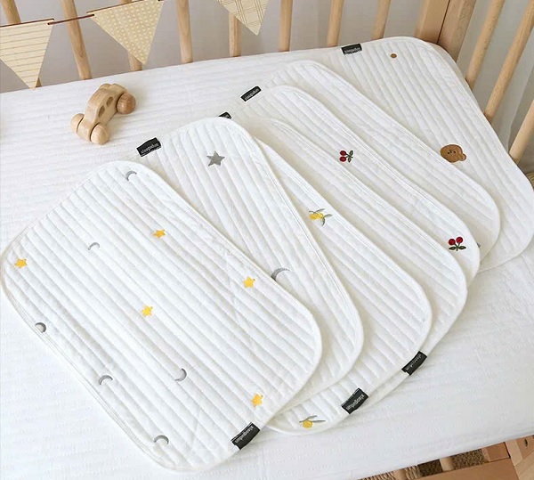 goi-phang-chan-bong-cho-be-so-sinh-h9