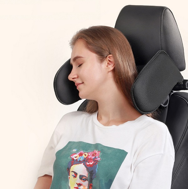 goi-tua-dau-tren-o-to-1077-1