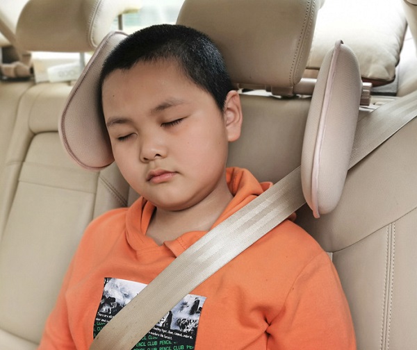 goi-tua-dau-tren-o-to-1077-3.1